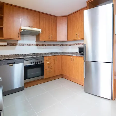 Global Properties, Moderno Y Practico Adosado En